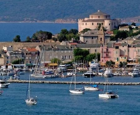 Appartement Plein Centre Saint Florent Face Au Port Exterior foto
